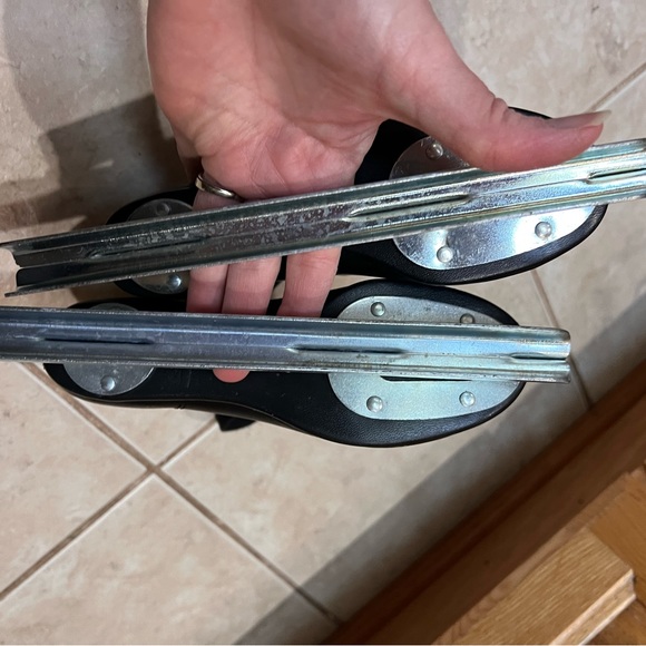 American Little Rocket Beginner Ice Skates - Picture 5 of 6